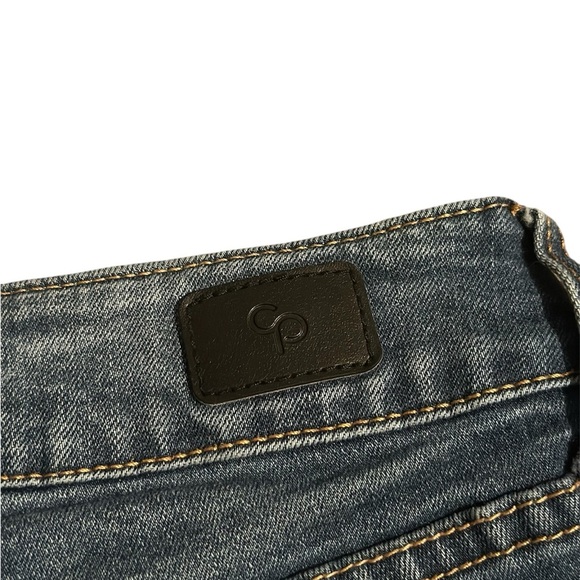 Juniors Celebrity Pink Medium Wash Denim Short - Picture 4 of 4